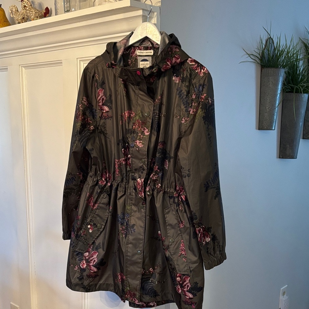 Joules Dark Floral rain Jacket, size 14 like new